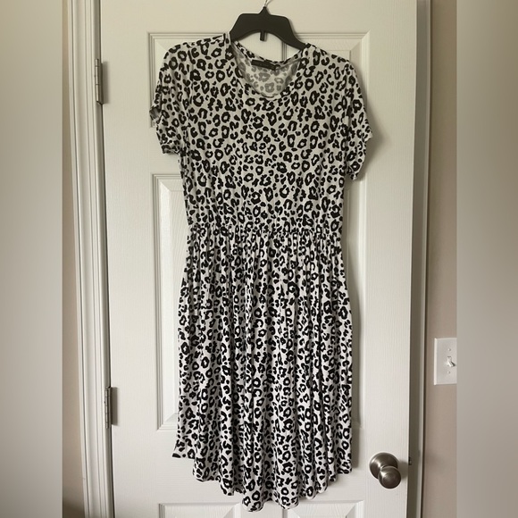 NWOT animal print dress - Picture 1 of 2